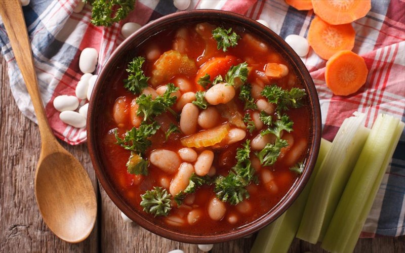 ti-tha-sumbei-an-antikatastisete-to-kokkino-kreas-me-futiki-proteini