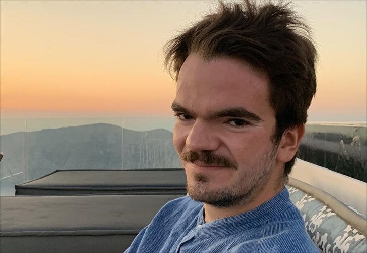 aleksandros-diamantis-stonthaumasto-kainourgio-kosmoden-uparxei-polemos-ftoxeia-geramata-arrosties