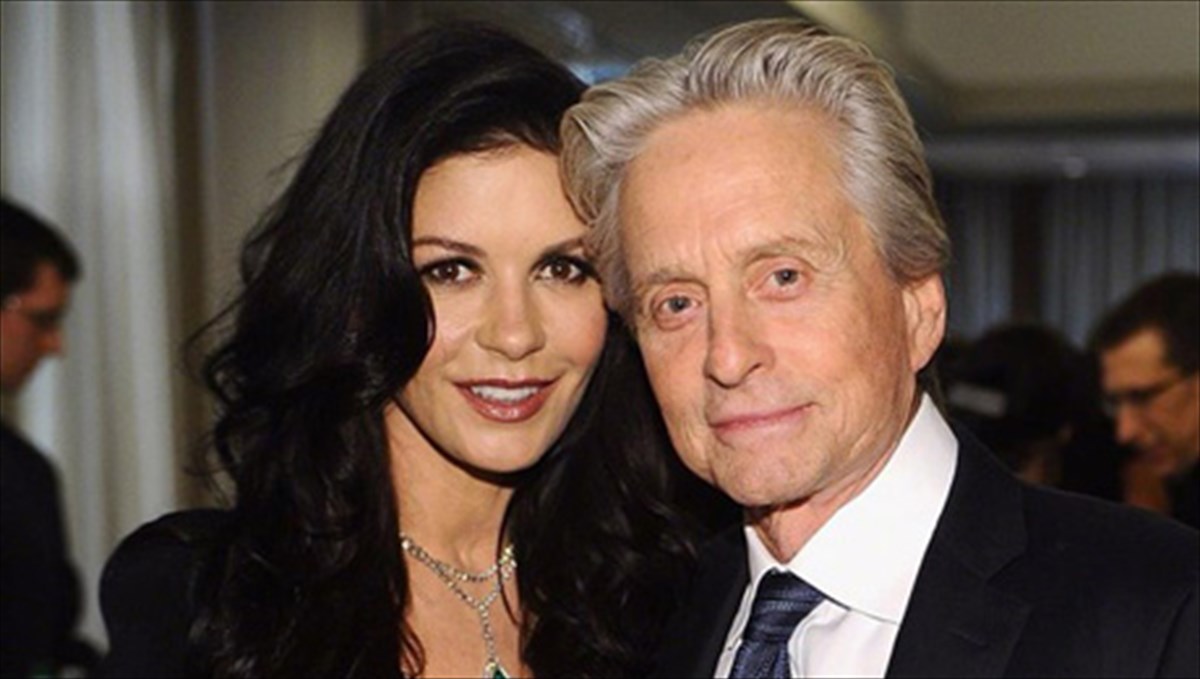 titloi-telous-gia-maikl-ntagklas-kai-kathrin-zeta-tzoouns