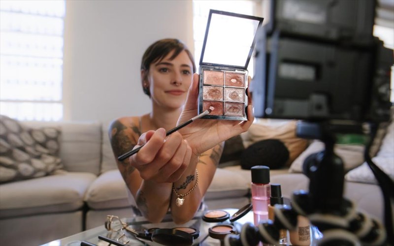 ta-10-kalutera-beauty-blogs-pou-prepei-na-akolouthisete