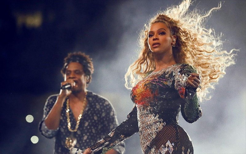 to-tidal-fernei-tin-rihanna-ton-Jay-z-kai-tin-beyonce-sto-spiti