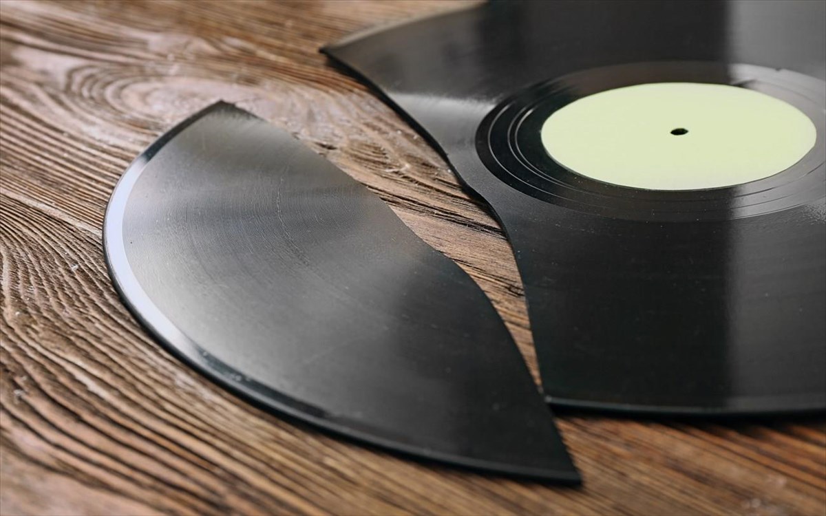 spasmenos-diskos-binulio-vinyl