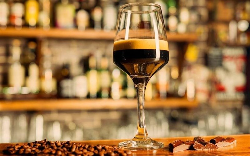 mpira-sto-spiti-apo-ton-alximisti