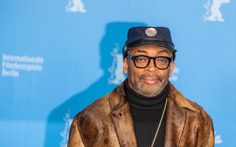 o-spike-lee-moirastike-to-senario-mias-tainias-me-ton-denzel-washington-pou-den-guristike