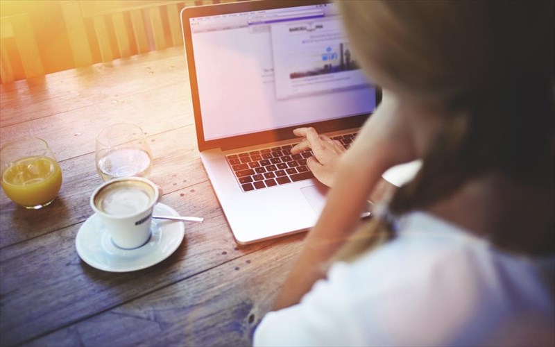 topublicmetaferei-tis-ekdiloseis-touonline-kai-live-stofacebook