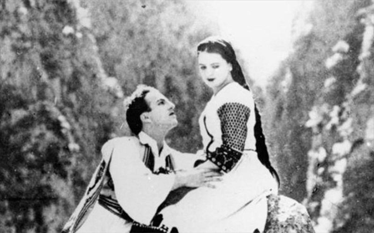 h-tainiothiki-sto-spiti