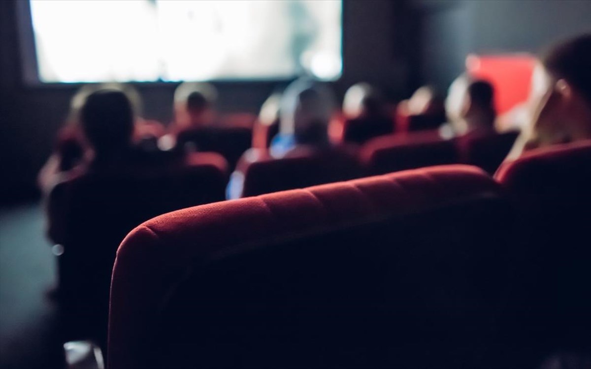 sinema-aithousa-kinimatografos-kathismata