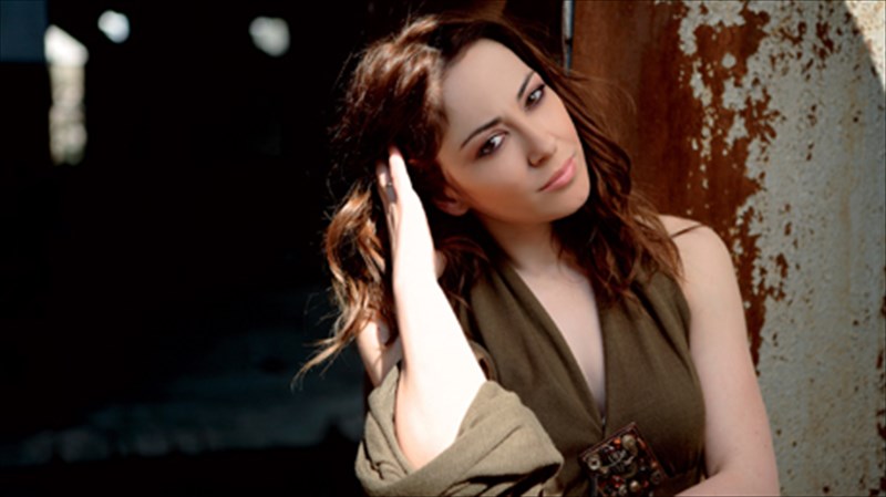 i-melina-aslanidou-sta-megala-tragoudia-tou-manoli-xioti