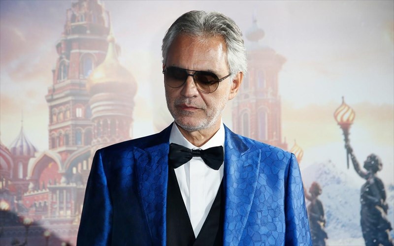 andrea-bocelli-min-fobaste-ton-koronoio-tha-perasei