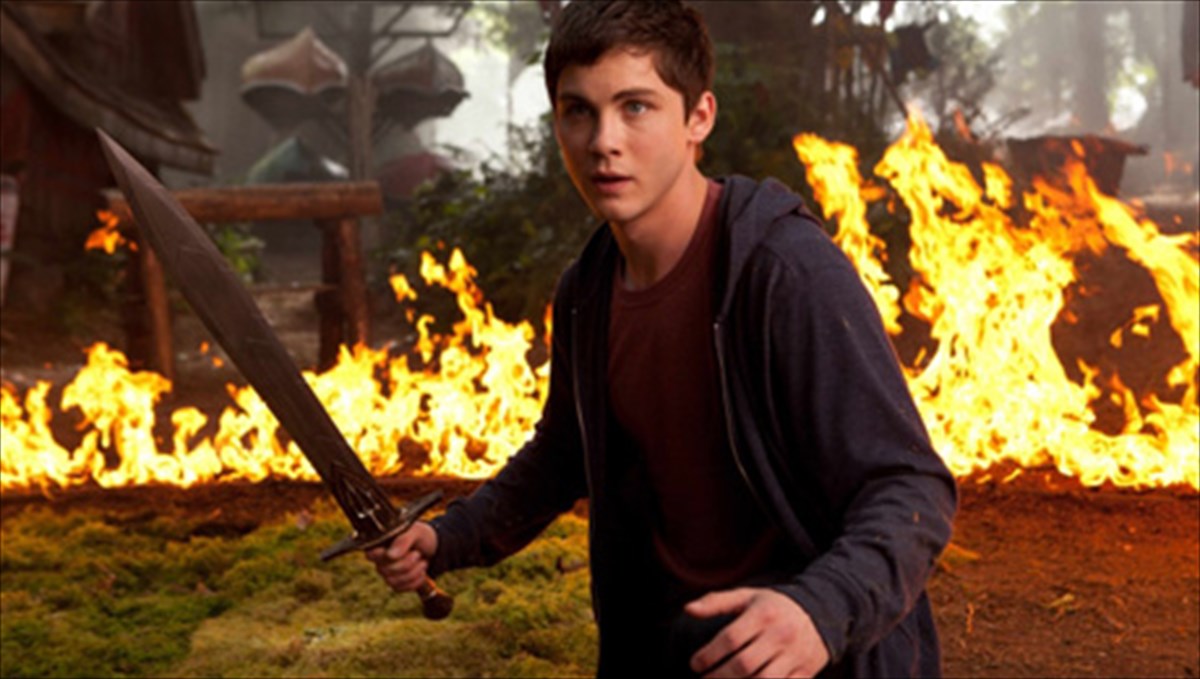 persi-tzakson-enasimitheos-sto-trigono-ton-bermoudon