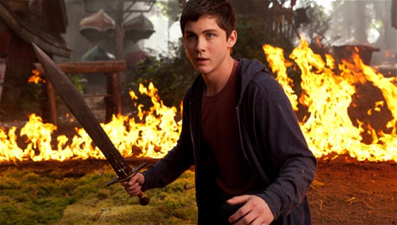 persi-tzakson-enasimitheos-sto-trigono-ton-bermoudon