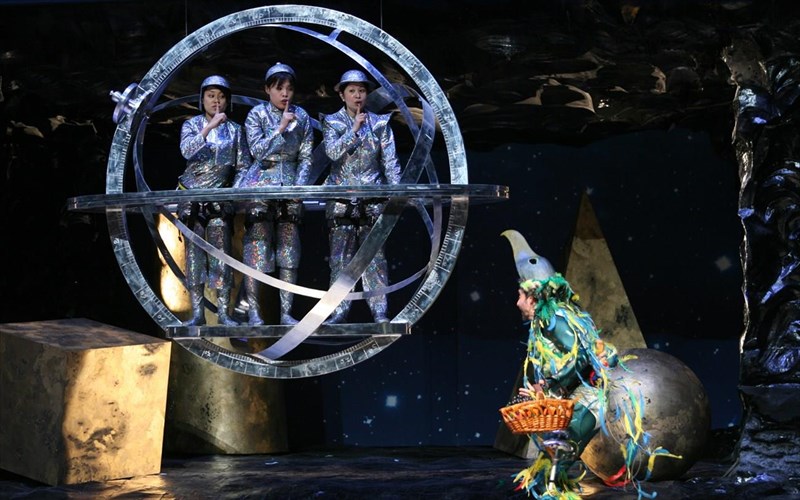 ti-tha-doume-online-to-pasxa-apo-to-megaro