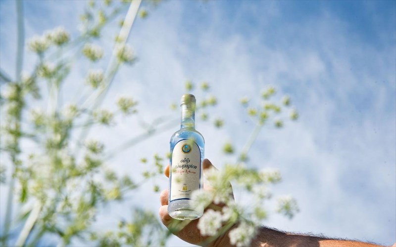 i-potopoiia-plomariou-isidoros-arbanitis-prosferei-oinopneuma-se-iatrikes-monades