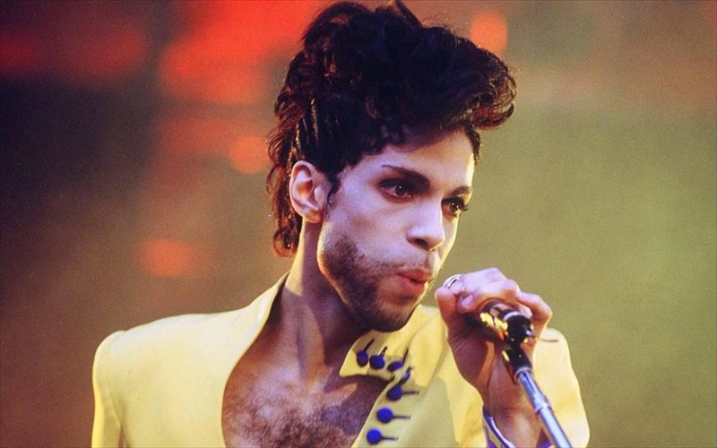 ta-grammy-den-ksexnoun-ton-prince