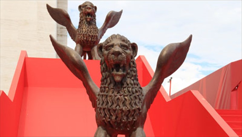 festibal-benetias-xrusos-leontas-ston-tzianfrako-rosi-arguros-leontas-ston-ellina-skinotheti-aleksandro-abrana