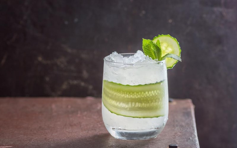 tria-kokteil-me-tsipouro