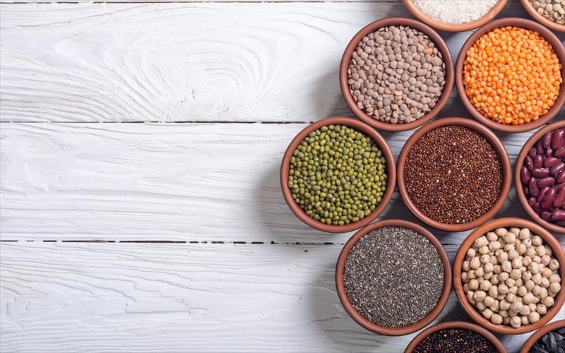 poia-makras-diarkeias-trofima-prepei-na-exoume-panta-sto-ntoulapi-mas