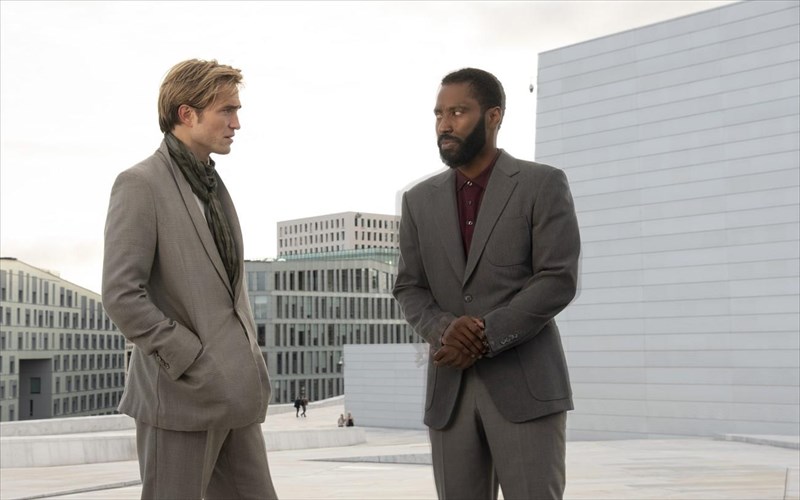 robert-pattinson-den-exo-idea-ti-ginetai-sto-tenet