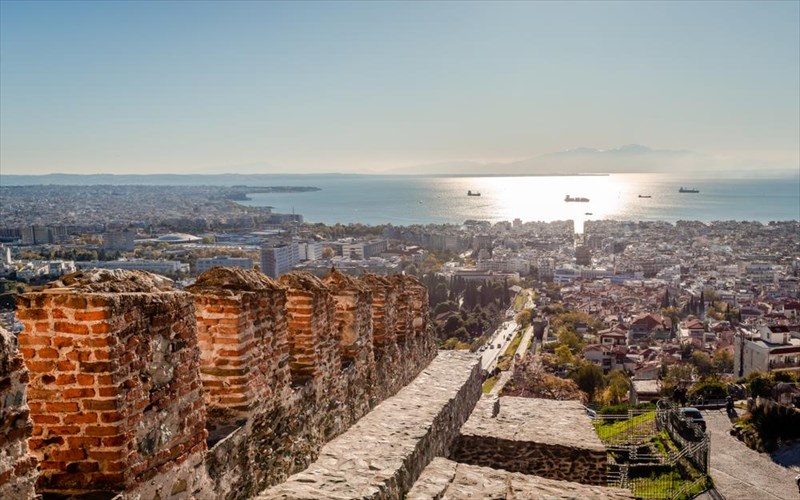 o-thermaikos-katharizetai