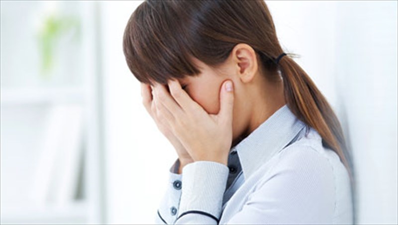 krisi-panikou-sumptomata-aities-epiplokes-kai-therapeies