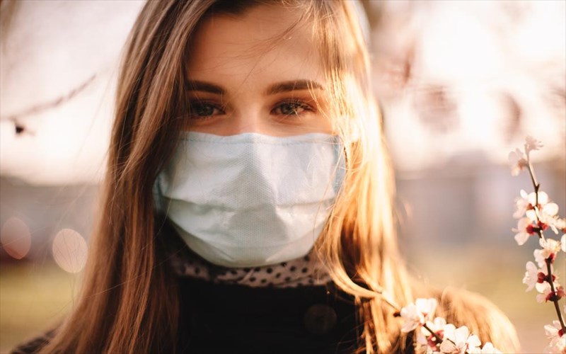 pos-na-apotrepsete-tous-erethismous-tou-prosopou-apo-ti-xrisi-maskas