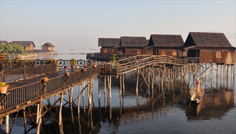 triimero-taksidiotikon-tainion-me-eleutheri-eisodo