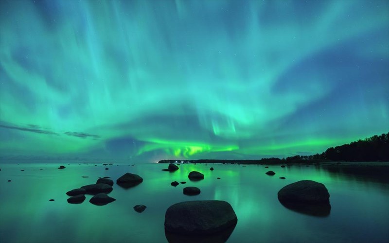 ti-koino-exoun-oi-pio-xaroumenoi-laoi-ston-kosmo