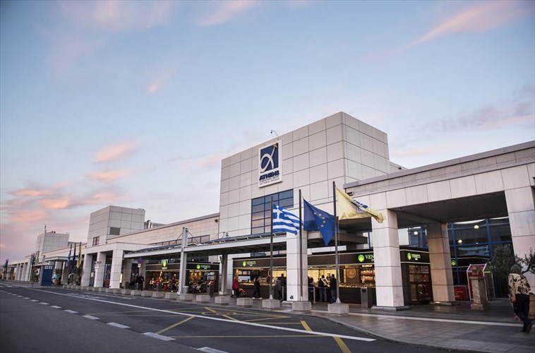 reuters-autes-oi-xores-tha-steiloun-protes-touristes-stin-ellada