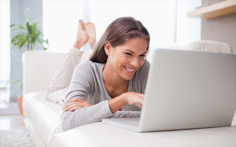 ligotero-online-flert-gia-tous-ellines-tin-periodo-tis-karantinas