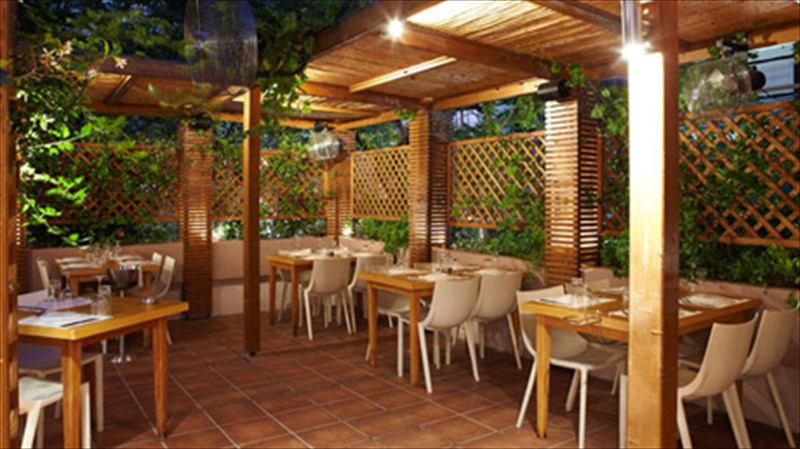 basilainas-elliniki-kouzina-me-egguisi-100-xronon