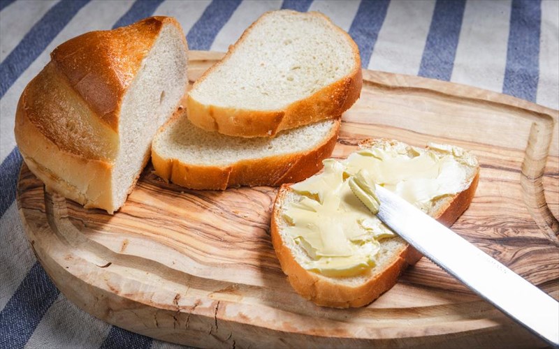 pente-logoi-pou-tha-sas-peisoun-na-apofeugete-to-aspro-psomi