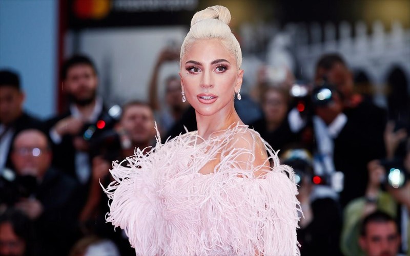 i-lady-gaga-kalei-tin-neolaia-na-kserizosei-ta-sustimata-ratsismou-stin-ameriki
