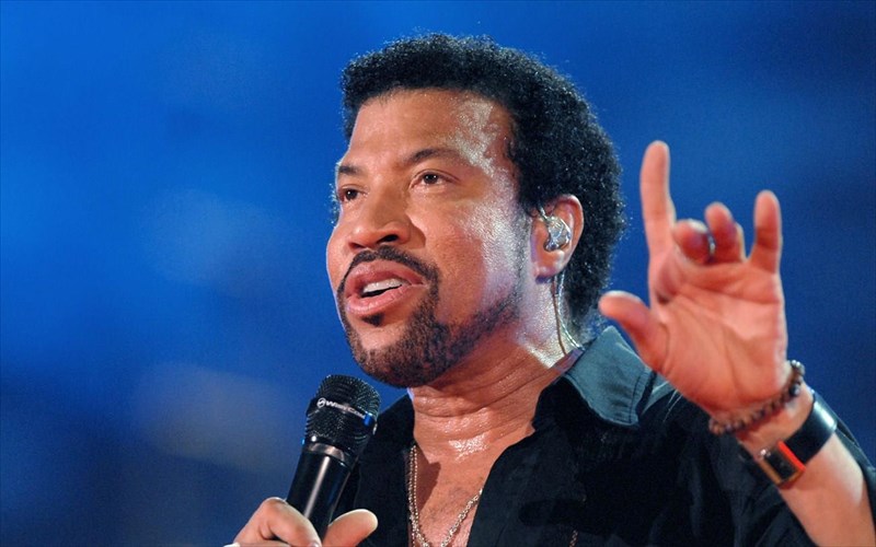 all-night-long-i-zoi-tou-lionel-richie-stin-megali-othoni