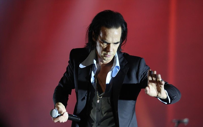 o-nick-cave-apokaluptei-ta-agapimena-tou-biblia