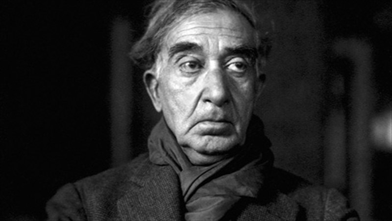 giorgos-xronas-akolouthontas-ta-poiitika-monopatia-tou-kabafi