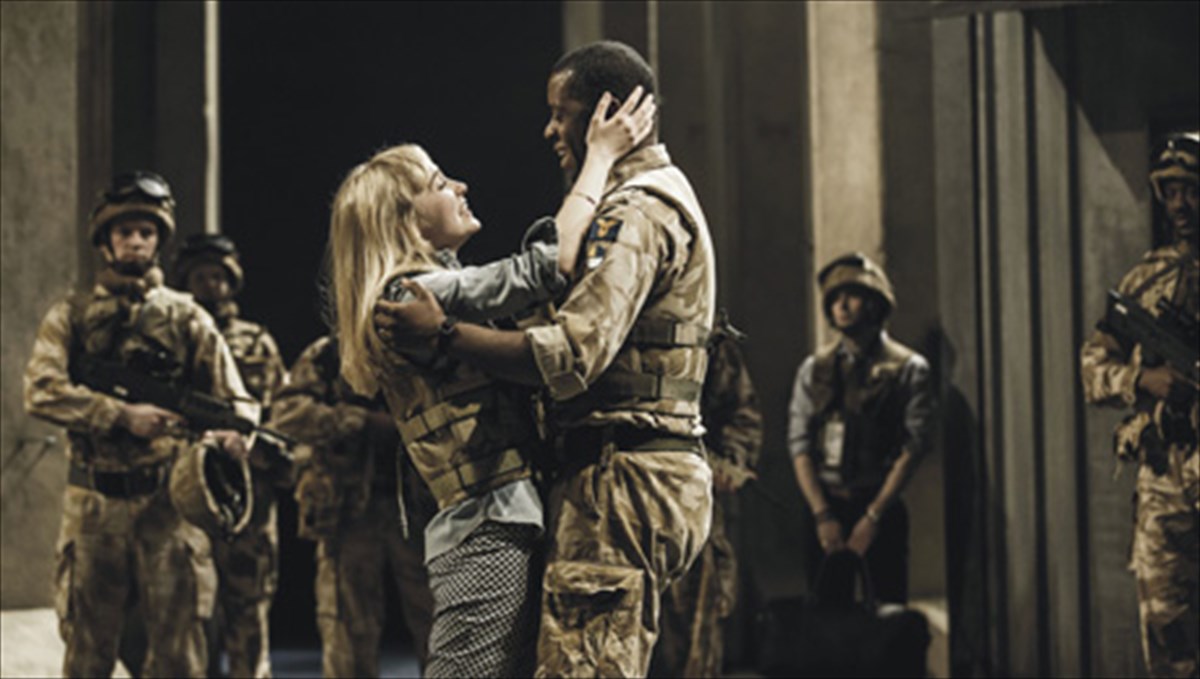 othellos-me-ta-iera-terata-tou-agglikou-theatrou