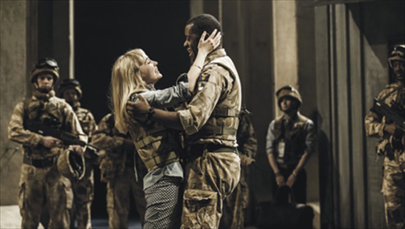 othellos-me-ta-iera-terata-tou-agglikou-theatrou