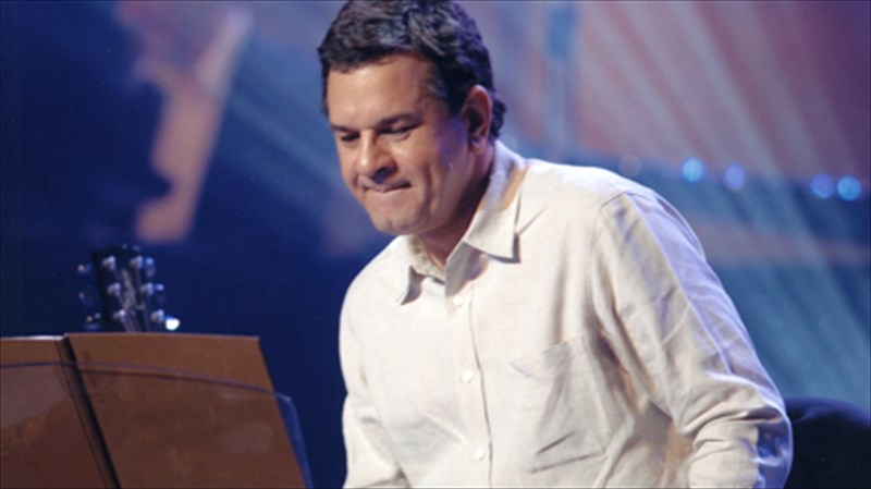 o-stamatis-spanoudakis-se-mia-odi-sti-thalassa