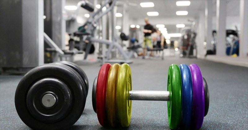 i-alithini-istoria-piso-apo-to-proto-gumnastirio-gia-tin-lgbtq-koinotita