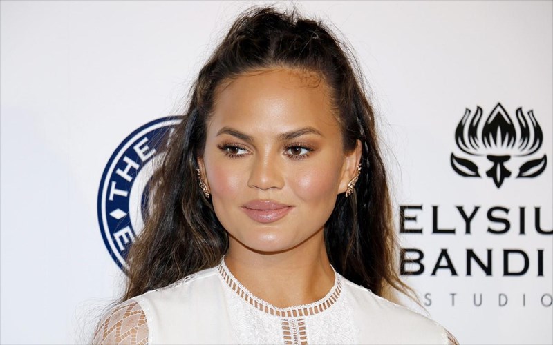 test-pap-kai-to-sos-minuma-tis-chrissy-teigen-apo-tin-karekla-tou-gunaikologou