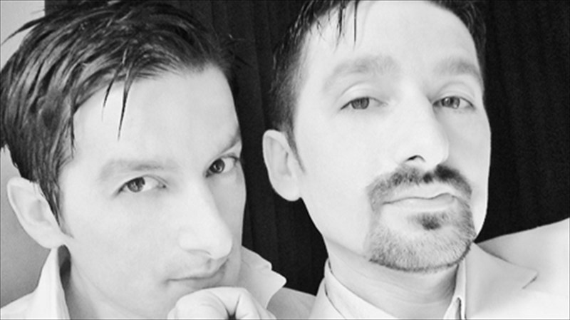 mousiko-taksidi-sta-perata-tou-kosmou