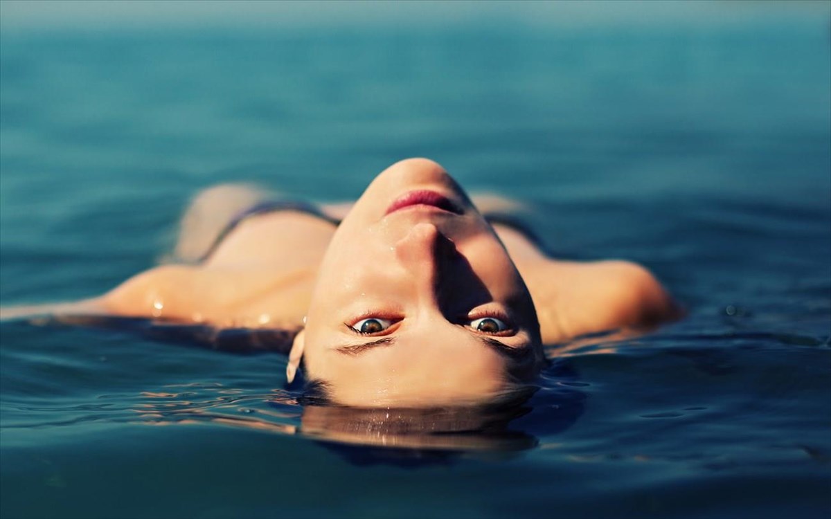 pos-to-thalassino-nero-nika-tin-akmi