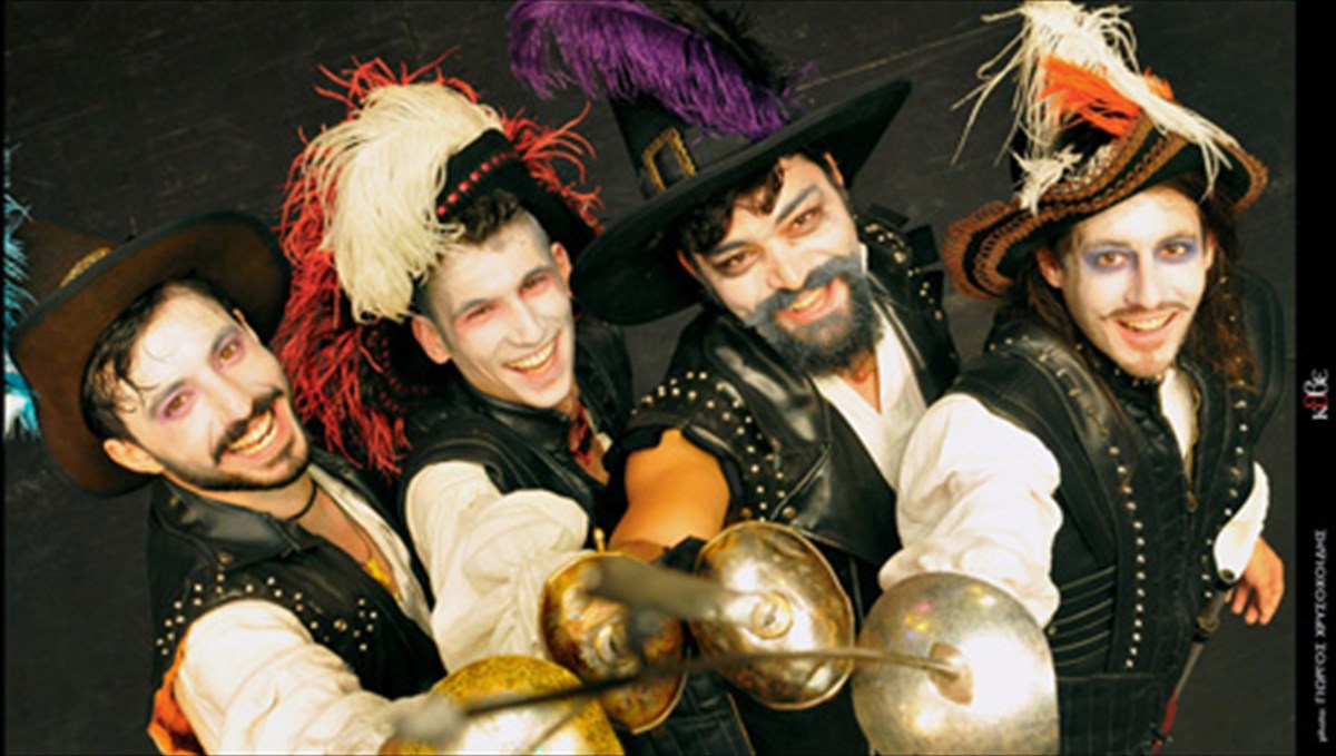 oi-treis-somatofulakes-anoigoun-tin-aulaia-sto-kthbe