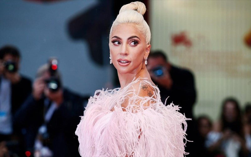 etsi-deixnei-i-lady-gaga-entelos-amakigiaristi-agnoristi-lady-gaga-entelos-amakigiaristi-agnoristi