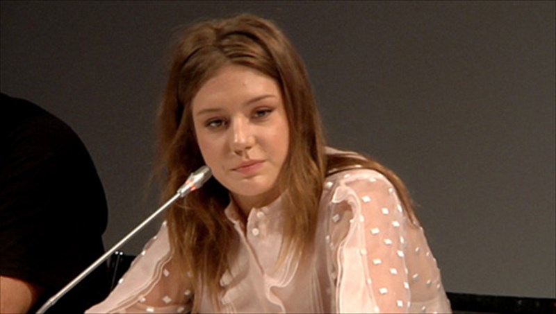 i-antel-eksarxopoulos-flertarei-me-to-fako-tou-clicklife