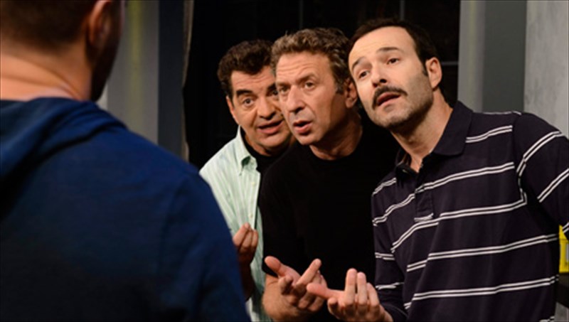 antroparea-etoimi-gia-ola-sto-theatro-lampeti