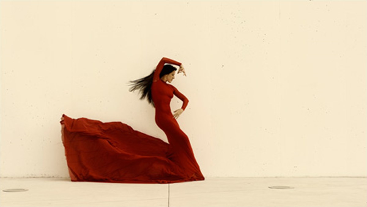 ksekinise-i-propolisi-eisitirion-gia-tin-iereia-tou-flamenko-maria-paxes-propolisi-eisitirion-gia-tin-iereia-tou-flamenko-maria-paxes