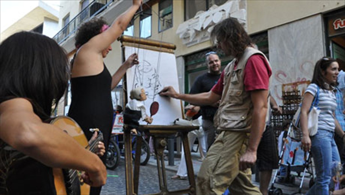 ypaithrio-festibal-texnis-kato-apo-tin-akropoli