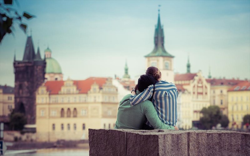 poies-einai-oi-kaluteres-poleis-gia-neonumfous