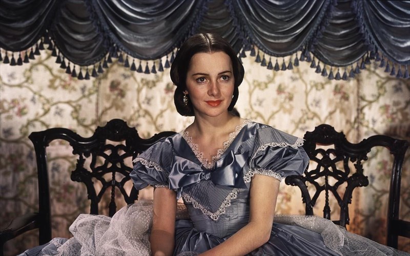 pethane-i-olivia-de-havilland-protagonistria-tou-osa-pairnei-o-anemos-anemos